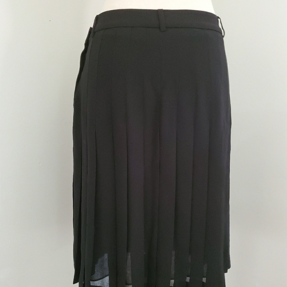 BCBG black pleated skirt, size 4